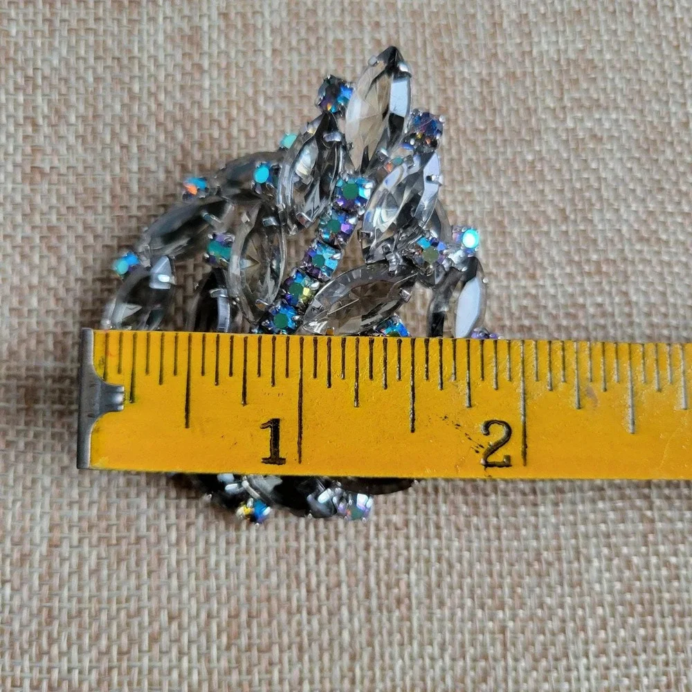 Vintage aurora borealis AB and smoke rhinestone leaf brooch dimensional‎
